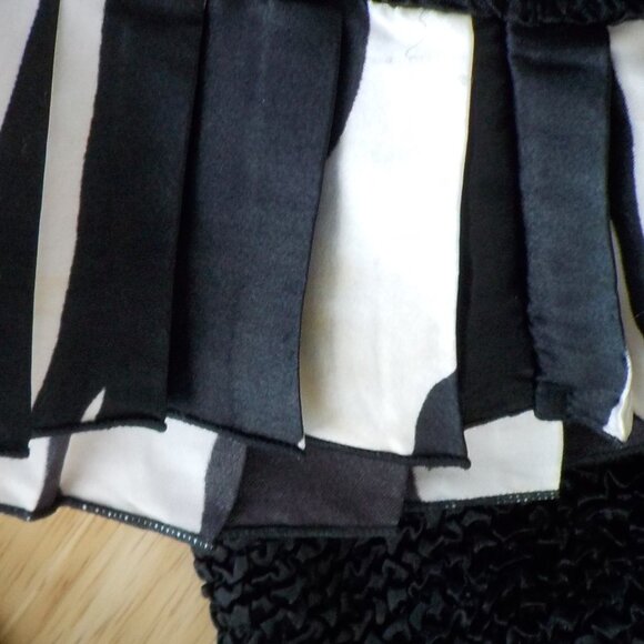 Shirt Jacket - Vintage - Medium -Button Down - Ruffle - Black/White (480) - Picture 4 of 6